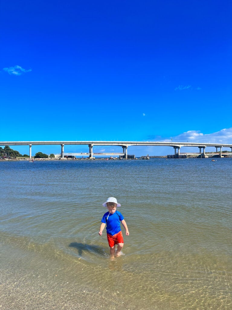 beaches for kids near Vero Beach 